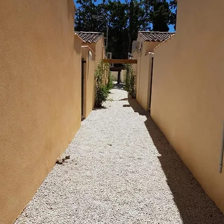 בית נופש Bastidon Des Alpilles 23